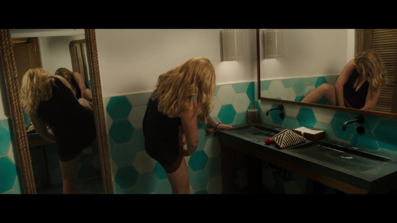 Amy Schumer Nude Snatched 2017 1080p Bluray BEST XXX TUBE