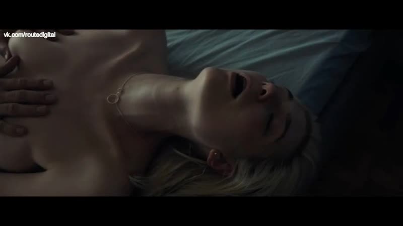 Elizabeth Debicki Nude The Burnt Orange Heresy Watch Online