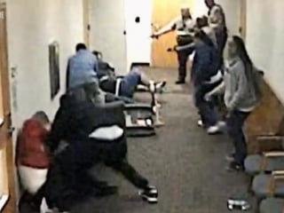 Самосуд в зале суда (огого видео)