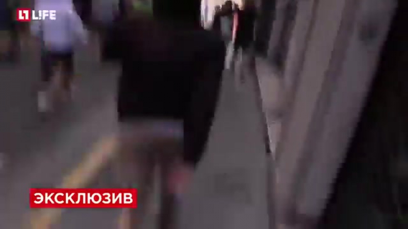 Наши болельщики поют катюшу перед матчем с англией