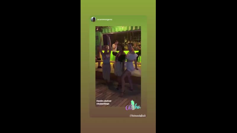Instastory by pelin uluksar