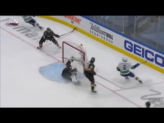 Gotta see it robin lehner stretches across crease for ridiculous glove save [jjn9dolmzxq]