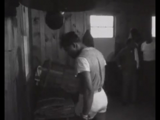 Sugar ray robinson boxing a speedball