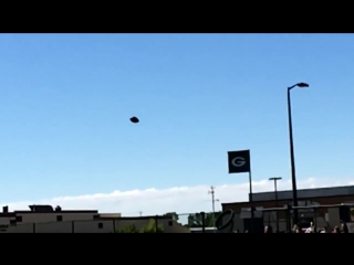 Packers aaron rodgers displays unreal accuracy with 45 yard throw into tiny net