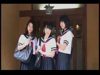 Yamagishi riko, tanimoto ami, kishimoto yumeno young gangan