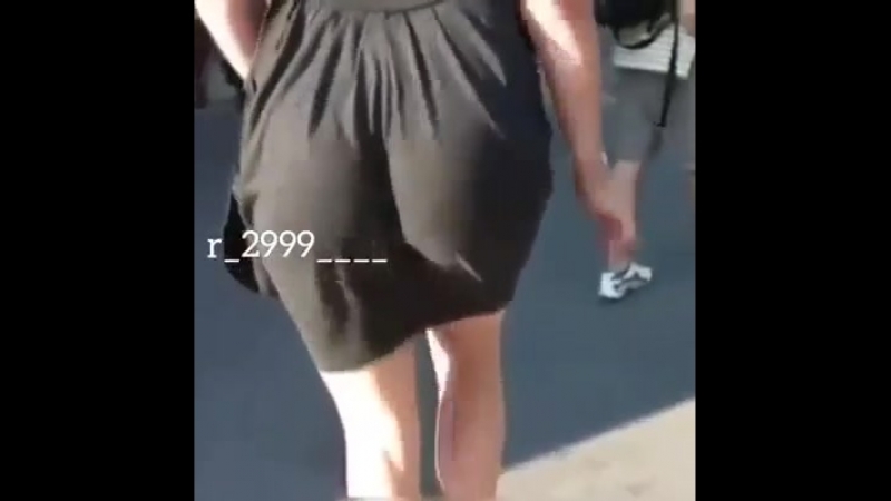 میری امی کی تو ایسے ہلتی ہے چلتے ہوئے اور کس کے گھر ایسا مال