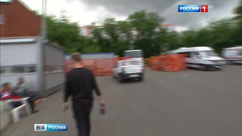 У курского вокзала процветают нелегальные парковщики