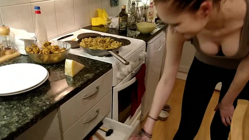 Дрочное декольте сисястой арины левченко arina gp / твои блогерши