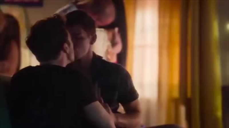 Sebastian stan kisses