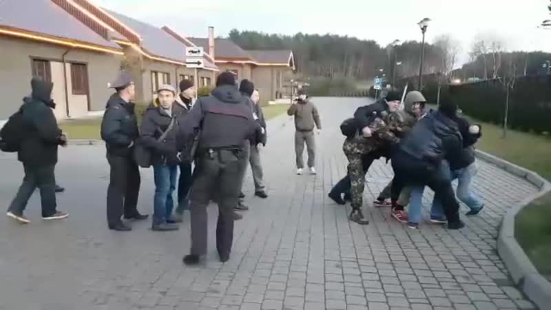 В куропатах массовые задержания и избиения активистов