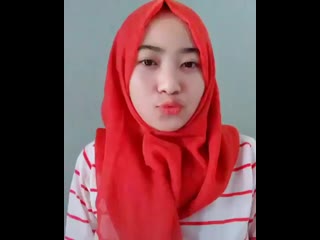 Gadis berhijab kerudung merah jangan sampe lepas 😂 mp4