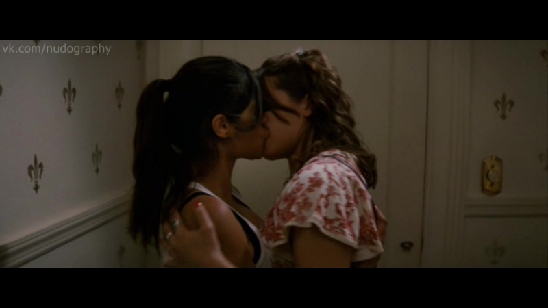Мелони диас (melonie diaz), линдси фонсека (lyndsy fonseca) в фильме "ошеломление" (remember the daze, 2007)