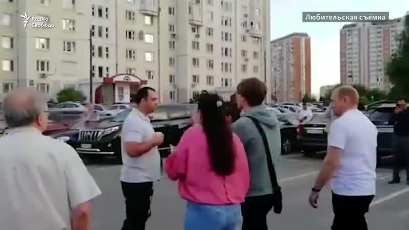 Какие вопросы зададут путину на прямой линии? леон кремер
