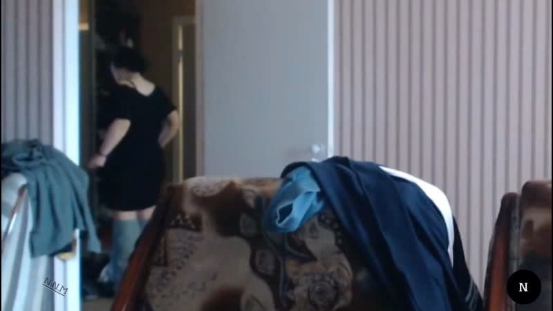 Яночка переодевается