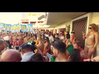 Conor mcgregor hosts pool party at encore beach club after ufc 202 victory #themaclife