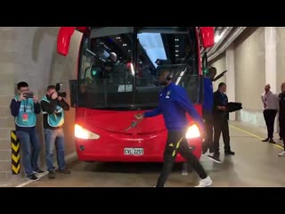 Romelu lukaku has arrived with the mufc squad at optus stadium but doesn’t have a washbag absent from the squad again