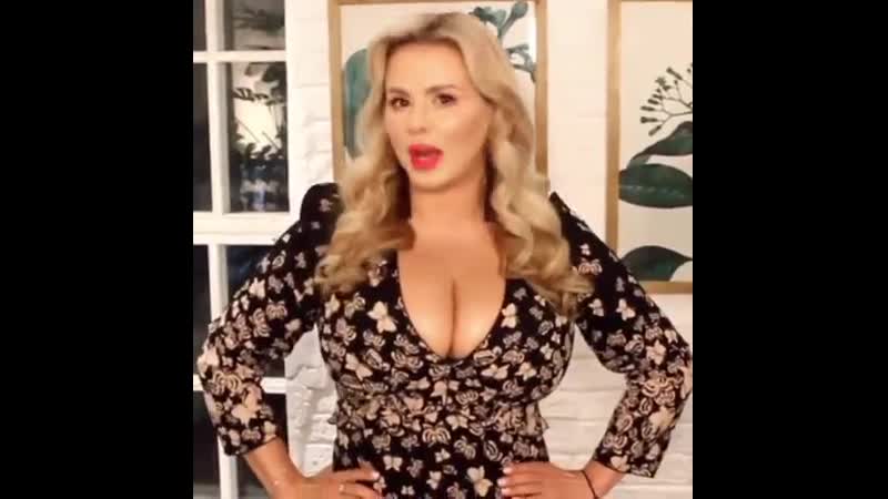Анна семенович призвала пышек потрясти формами