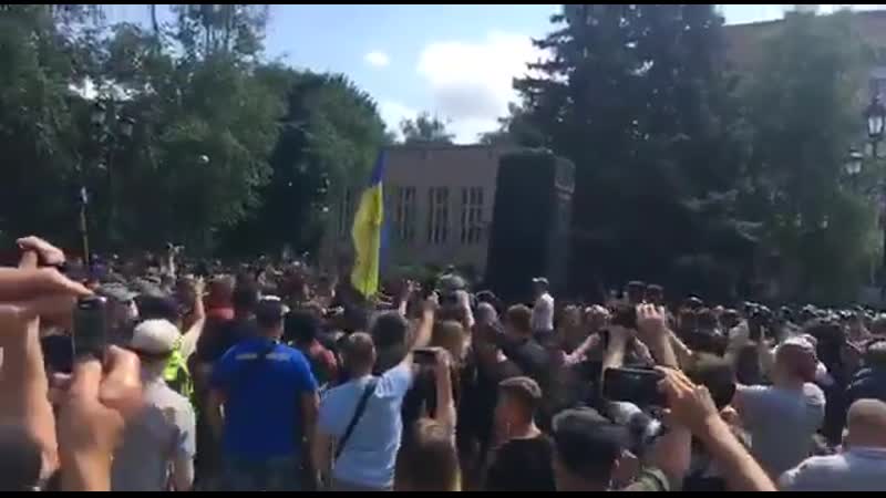 Вислоухие шумеры в харькове перемогли бюст георгию жукову