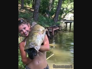 Hannah barron catfish noodling girl catches huge catfish with her hands! get bit