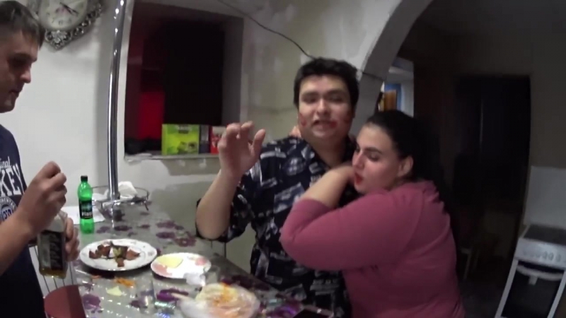 Гительман понтуется девушкой перед геннадием гориным