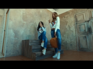 Spring fashion look 2017 olko (backstage)