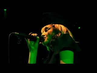 Goldfrapp – crystalline green • live at somerset house, 13th july 2003