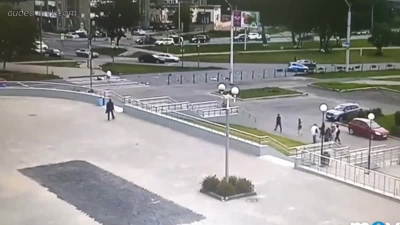 Страшные кадры вчерашней трагедии на «зебре» в череповце появились в соцсетях