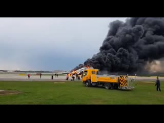 В аэропорту шереметьево при заходе на посадку разбился самолёт аэофлота