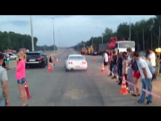 Nissan skyline 33gtr vs porsche cayenne 500++