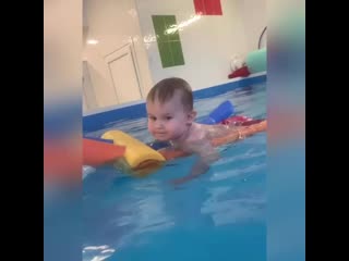 Instagram nastasia baby swim 84837062 179191473290857 5985594064620378811 n mp4