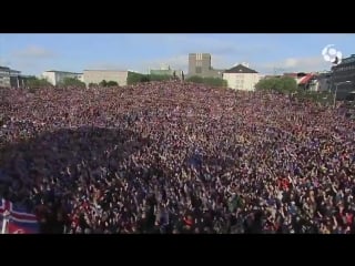 Icelanders officially welcome back their football heroes with one last "viking thunderclap"