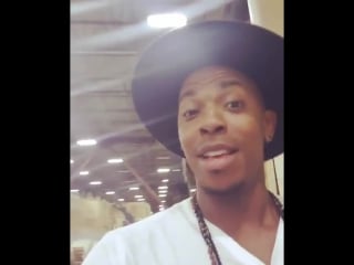 Supergirl set tour with mehcad brooks