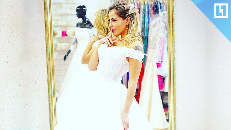 Порнозвезда беркова выбирает свадебное платье (18+)