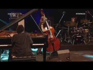 Geri allen (piano), esperanza spalding (contrabajo), terri lyne carrington (batería) unconditional love