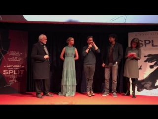 Split james mcavoy, m night shyamalan e anya tpornr joy a milano