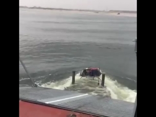 Ныряние бтр 83а морской пехоты балтийского флота с десантного катера "денис давыдов" 23 08 2018