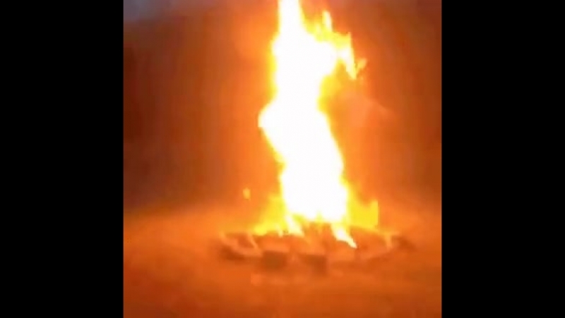 Развел костер