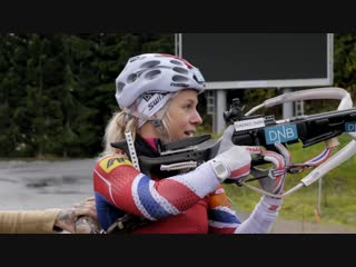 Tiril eckhoff treffer blink med slange rundt halsen!