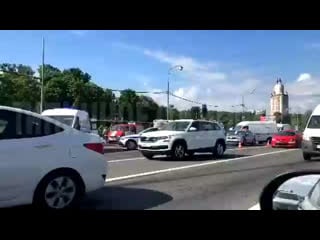 В москве на кутузовском случилось массовое дтп 4 легковушки, автобус и 6 пострадавших