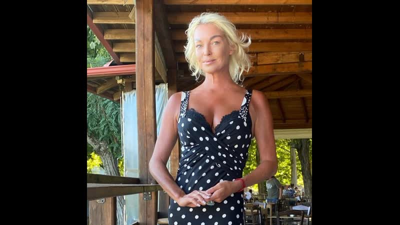 «писайте под елку и радуйтесь жизни!» анастасия волочкова устроила флешмоб после скандала с соседями