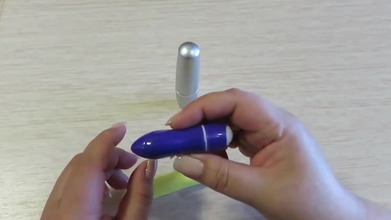 Вибратор в виде губной помады