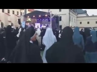 Рейв монашки