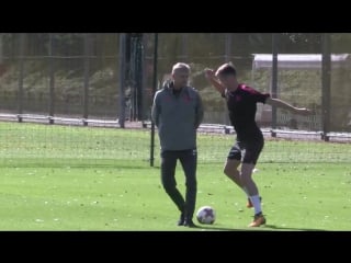 Rob holding vs arsène wenger in training this morning