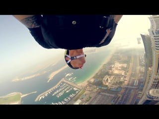 1100ft freefall kiss roberta mancino in dubai 4k