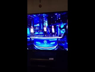 Gary linekar, rio, steven gerrard and michael owens incredible reaction to barcelona's last goal