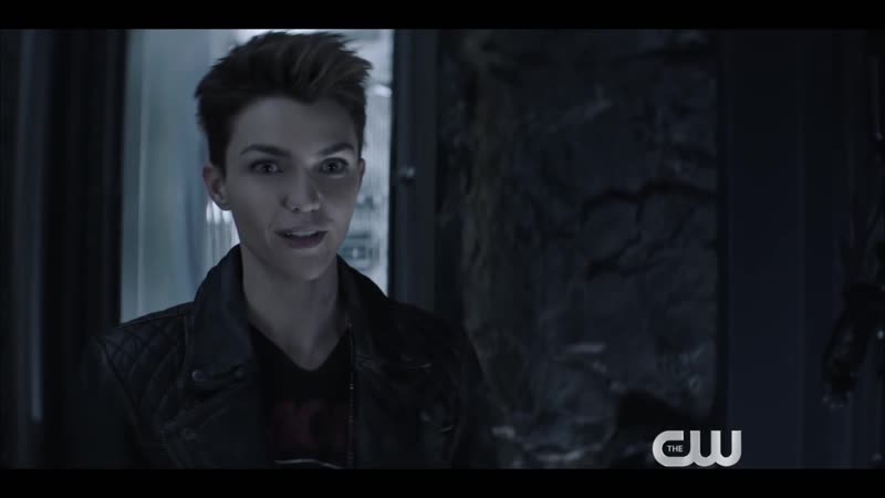 В первом трейлере сериала «бэтвумен» показали пещеру бэтмена