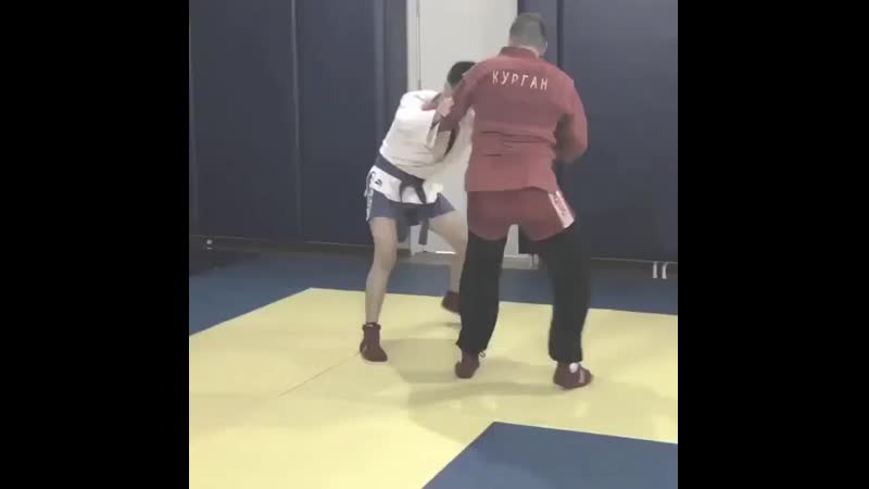 Рычаг колена в самбо