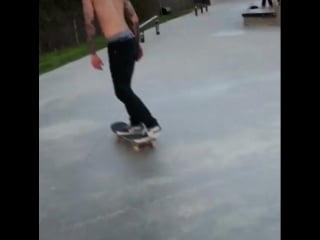 @coldhart ‘s fat cousin larf hart 😭 smh 🎥 @punkstepdad