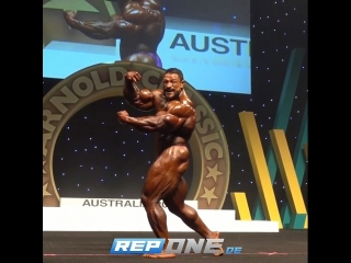 Roelly winklaar posing @ arnold classic australia 2018