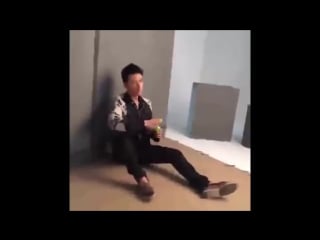 Huang jingyu johnny photoshoot bts